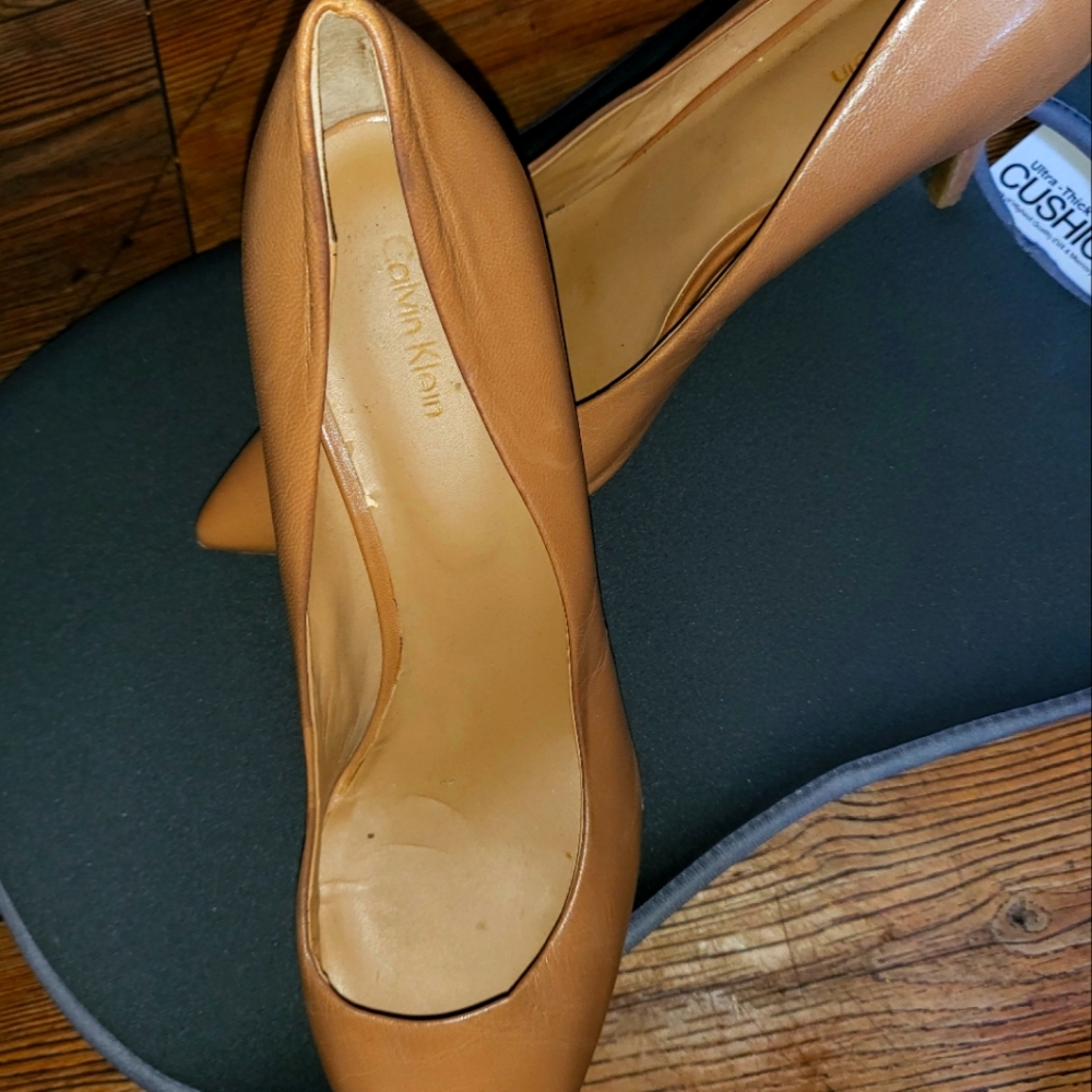 Stylish Calvin Klein Pumps Sz 10